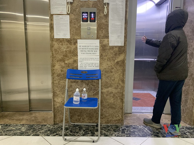 nhieu nguoi van tho o de phong dich covid-19 noi cong cong  hinh 11