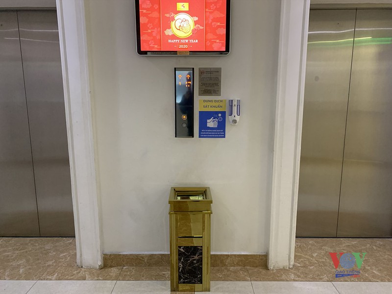 nhieu nguoi van tho o de phong dich covid-19 noi cong cong  hinh 12