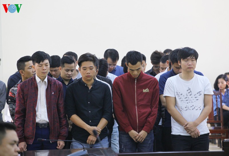 toa tuyen y an voi phan sao nam, giam hinh phat cho 13 bi cao hinh 9