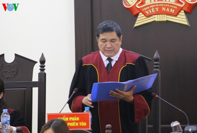 toa tuyen y an voi phan sao nam, giam hinh phat cho 13 bi cao hinh 4