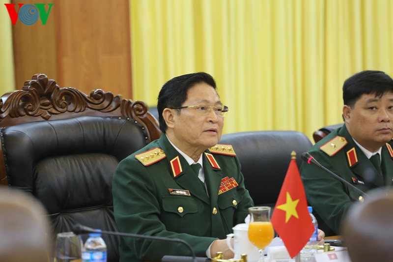 bo truong ngo xuan lich chu tri le don doan bo quoc phong nam phi hinh 8