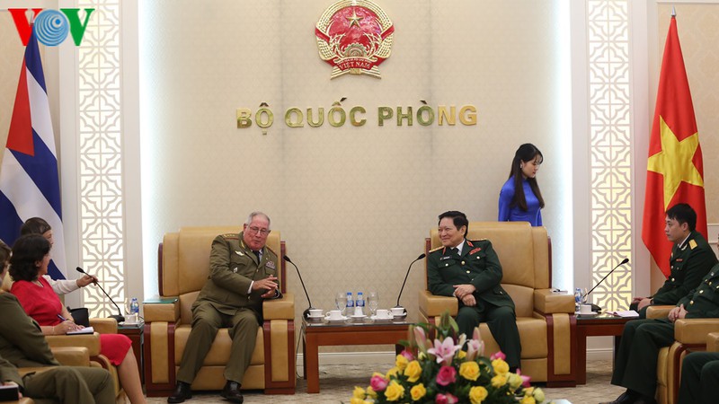 bo truong ngo xuan lich tiep doan dai bieu cap cao quoc phong cuba hinh 1