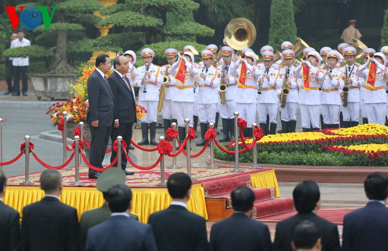 thu tuong nguyen xuan phuc chu tri le don thu tuong campuchia hun sen hinh 1