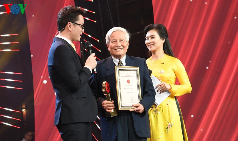 toan canh le trao giai bua liem vang 2019 hinh 5