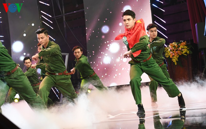 toan canh le trao giai bua liem vang 2019 hinh 3