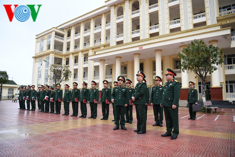 can canh noi cach ly nhung nguoi ve tu tam dich virus corona ve nuoc hinh 10