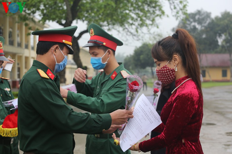 anh: niem vui ngay hoan thanh cach ly phong chong covid-19 hinh 13