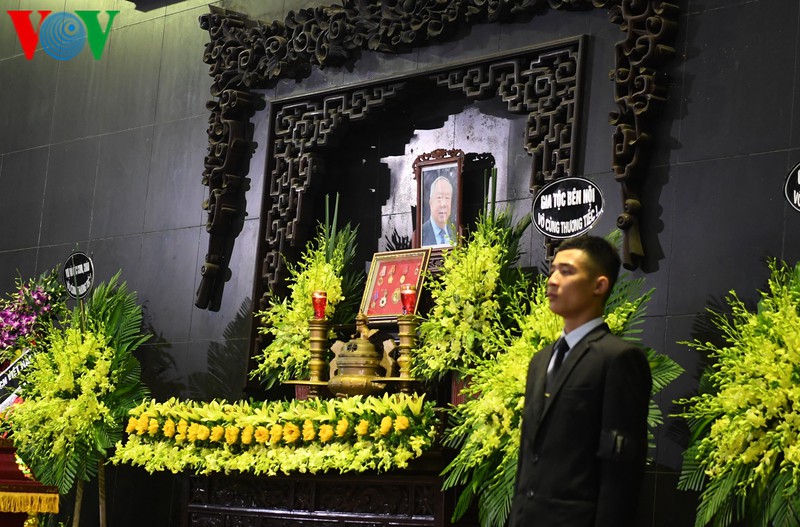 thu tuong, chu tich qh cung lanh dao dang, nha nuoc du le tang ong vu mao hinh 9