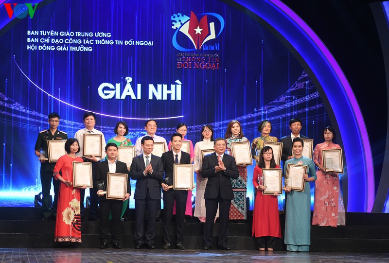 15 tac pham cua vov nhan giai bao chi toan quoc ve thong tin doi ngoai hinh 6