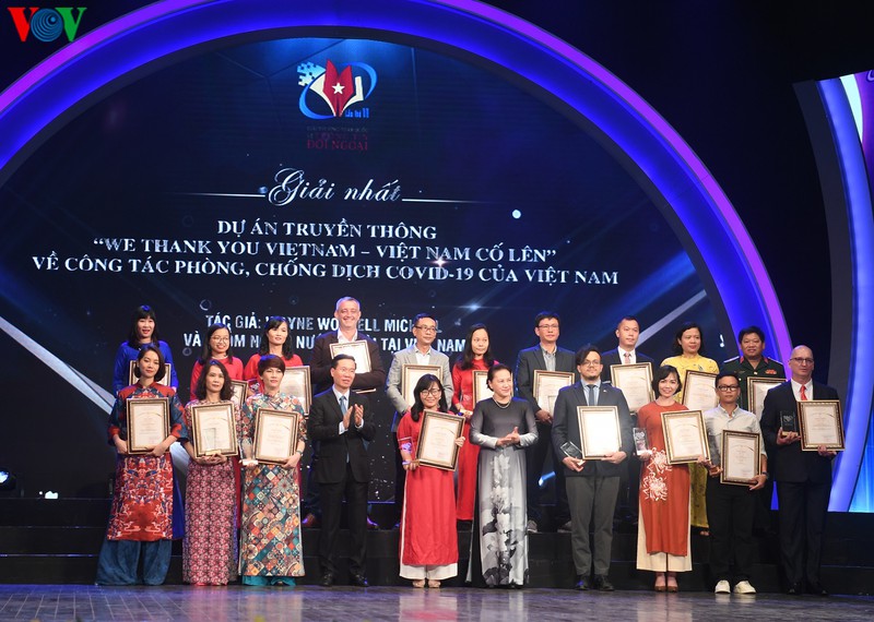 15 tac pham cua vov nhan giai bao chi toan quoc ve thong tin doi ngoai hinh 10