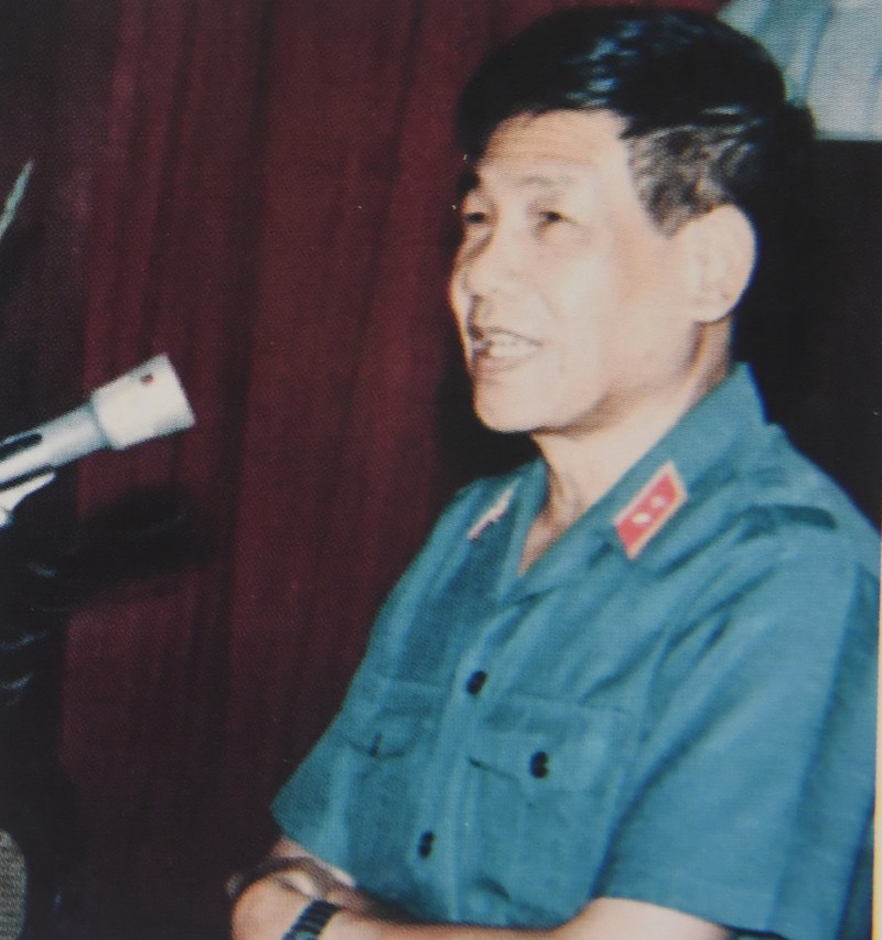 nhung hinh anh quy hiem ve cuoc doi binh nghiep cua tong bi thu le kha phieu hinh 8