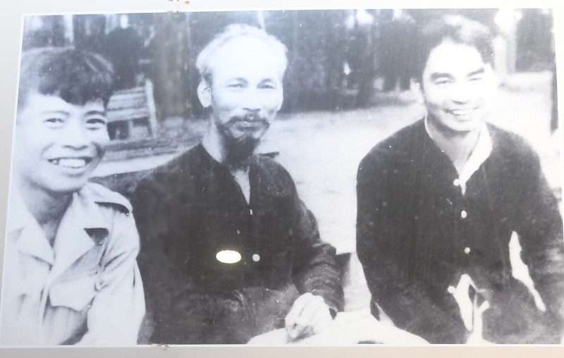 hinh anh gan gui cua chu tich ho chi minh voi cong an nhan dan  hinh 11