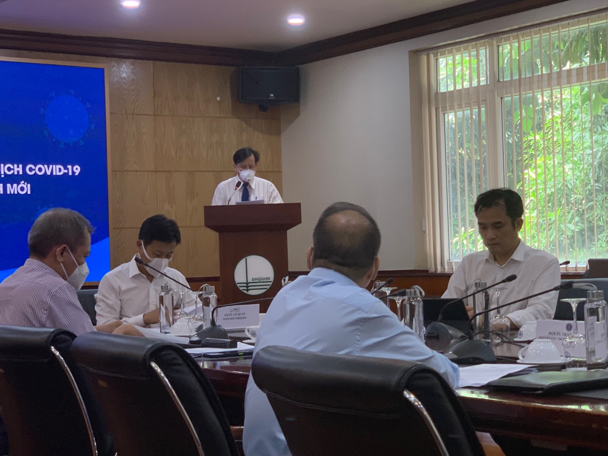 Các đại biểu tham dự Tọa đàm khoa học về giải pháp ứng phó với đại dịch Covid-19 ở Việt Nam
trong tình hình mới 