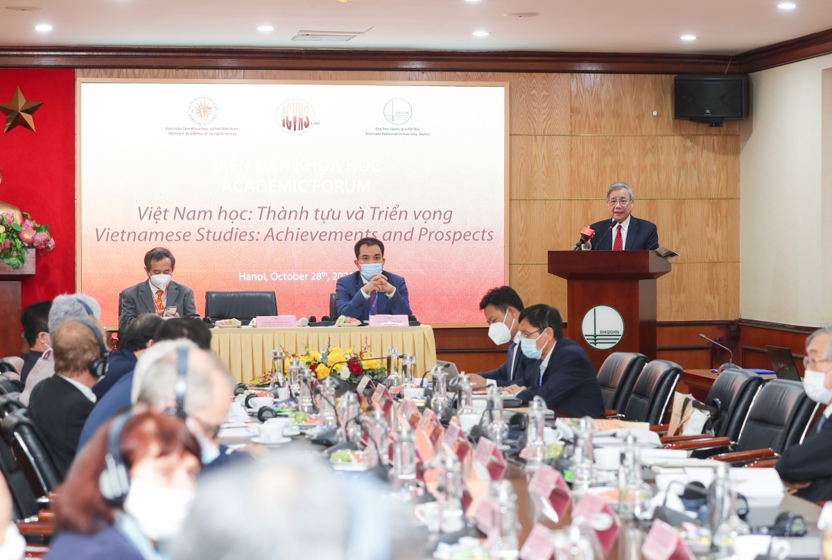 GS.TSKH Vũ Minh Giang phát biểu tại Hội thảo 