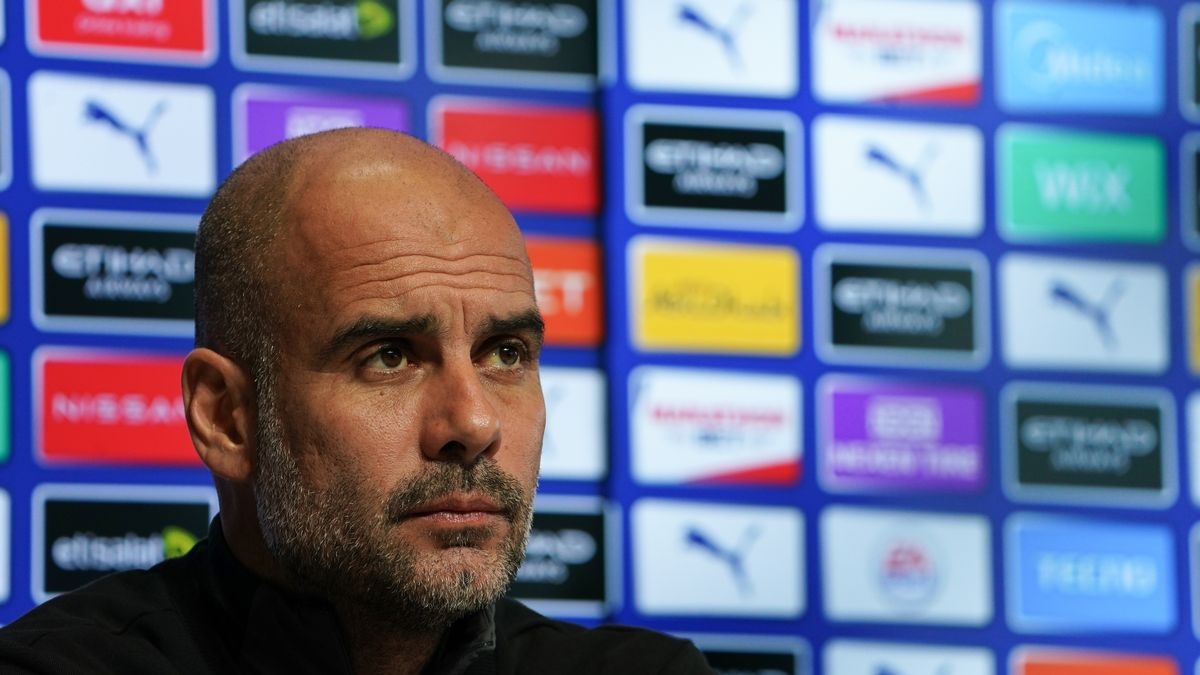 HLV Pep Guardiola trong cuộc họp báo trước trận đấu (Ảnh: Internet)