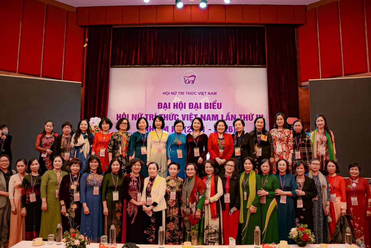 Ban chấp hành Hội nữ trí thức khóa 3 ( nhiệm kỳ 2021-2026) ra mắt 