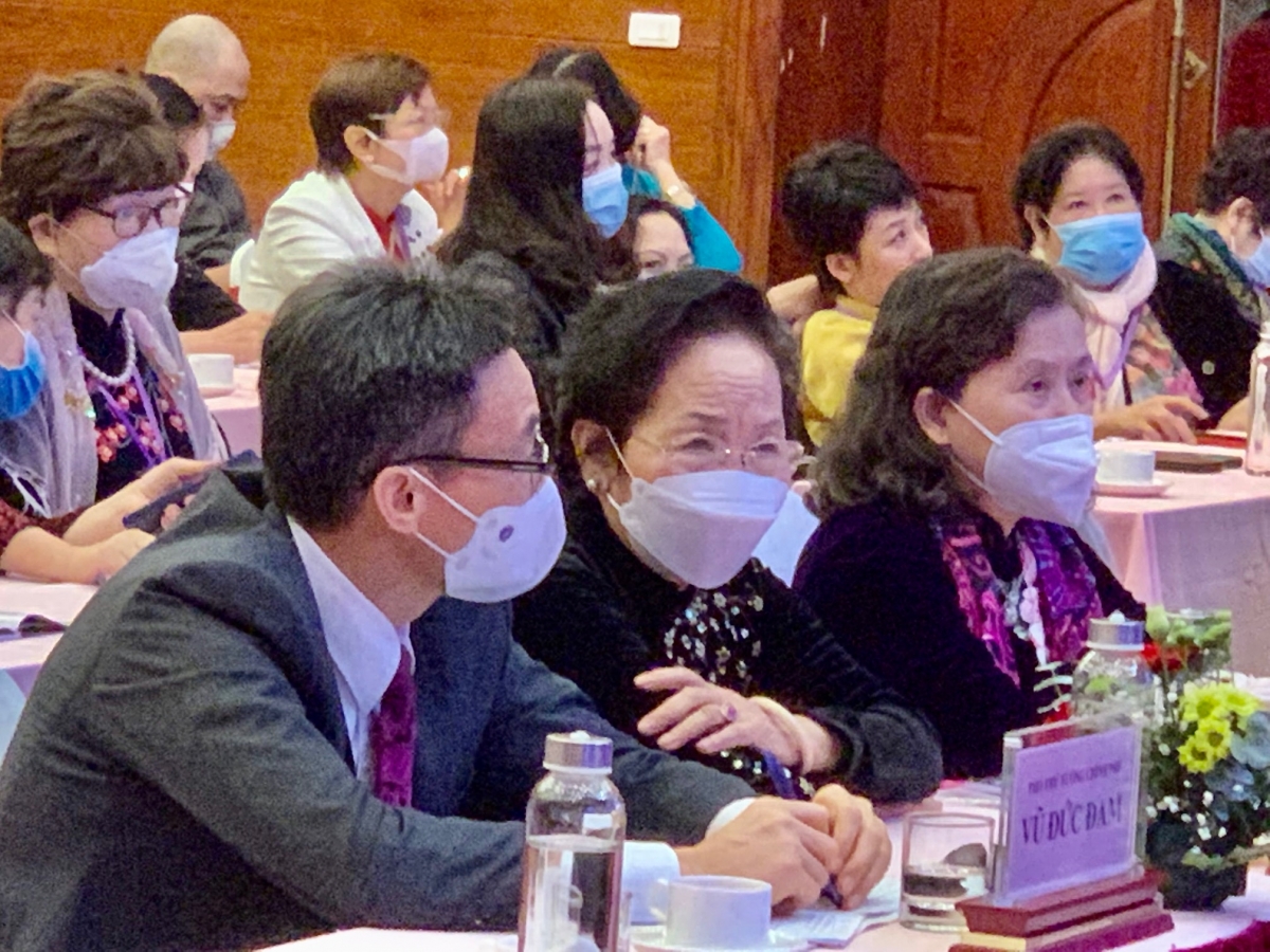 Phó Thủ tướng Vũ Đức Đam và nguyên Phó chủ tịch nước Nguyễn Thị Doan tại Đại hội 
