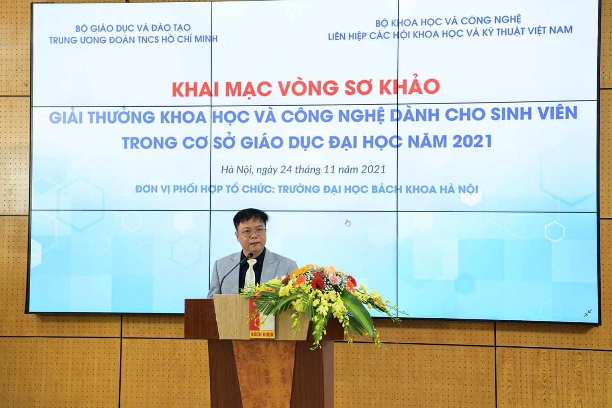 PGS Nguyễn Phong Điền - Phó Hiệu trưởng Trường Đại học Bách khoa Hà Nội phát biểu tại buổi khai mạc