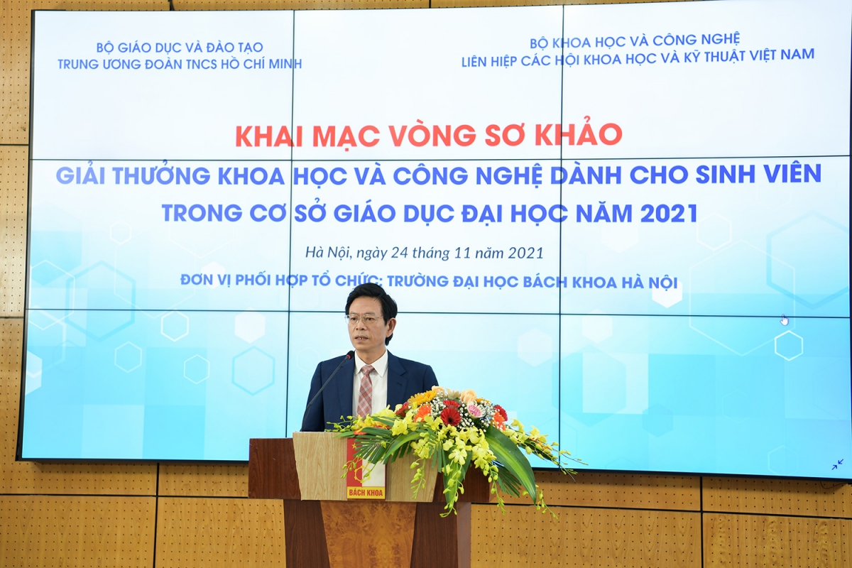 GS Tạ Ngọc Đôn - Vụ trưởng Vụ Khoa học, Công nghệ và Môi trường Bộ GD&ĐT, Phó Trưởng Ban Chỉ đạo Giải thưởng phát biểu tại buổi khai mạc