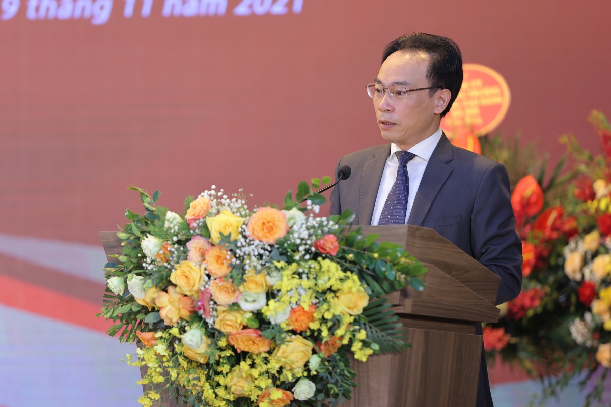 PGS.TS Hoàng Minh Sơn - Thứ trưởng Bộ GD&ĐT phát biểu tại buổi Lễ 