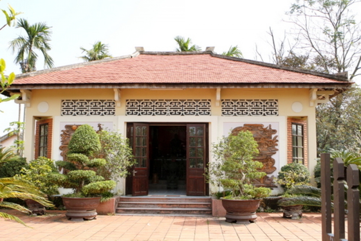 Nhà lưu niệm Chủ tịch Hồ Chí Minh