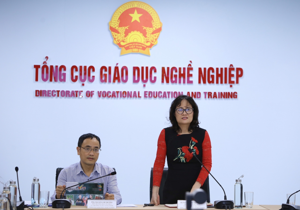 PGS.TS Nguyễn Thị Việt Hương (Phó Tổng cục trưởng Tổng cục Giáo dục nghề nghiệp) chia sẻ thông tin với báo chí về kỳ thi ​​​​​​Kỹ năng nghề Quốc gia lần thứ 12
