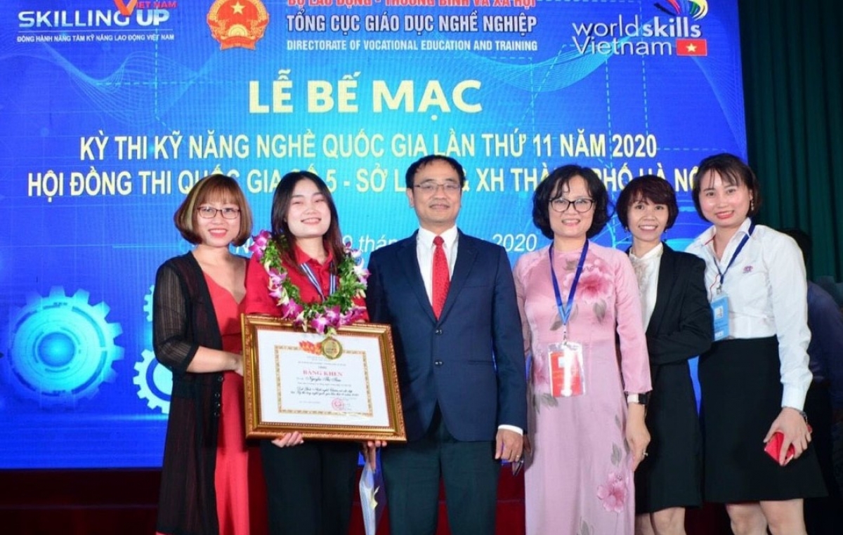 Nguyễn Thị Tâm, sinh viên Trường Cao đẳng nghề Công nghệ cao giành giải Nhất tại Kỳ thi Kỹ năng nghề quốc gia lần thứ 11, năm 2020