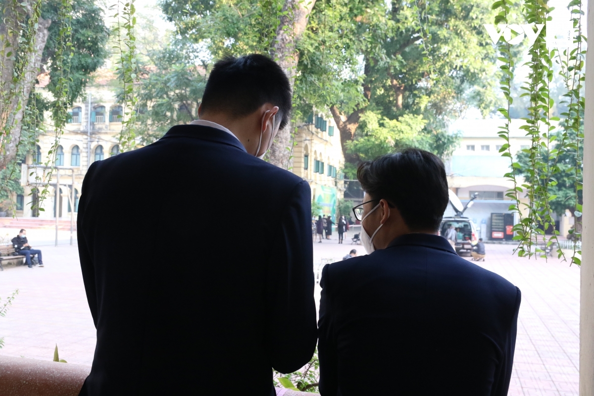 Peer pressure (Áp lực đồng trang lứa) khiến bạn trẻ tự so sánh mình với những hình mẫu khác