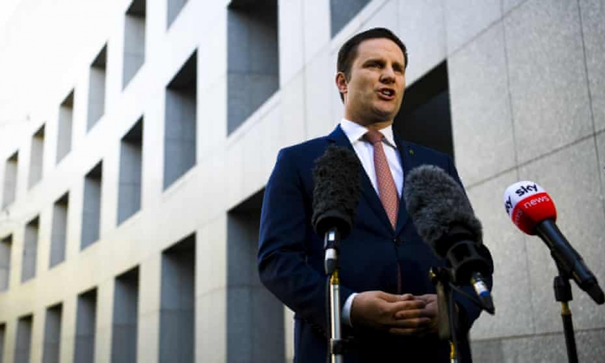 Bộ trưởng Nhập cư Australia Alex Hawke