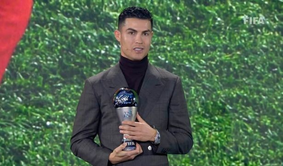  Cristiano Ronaldo nhận giải thưởng mới mang tên 