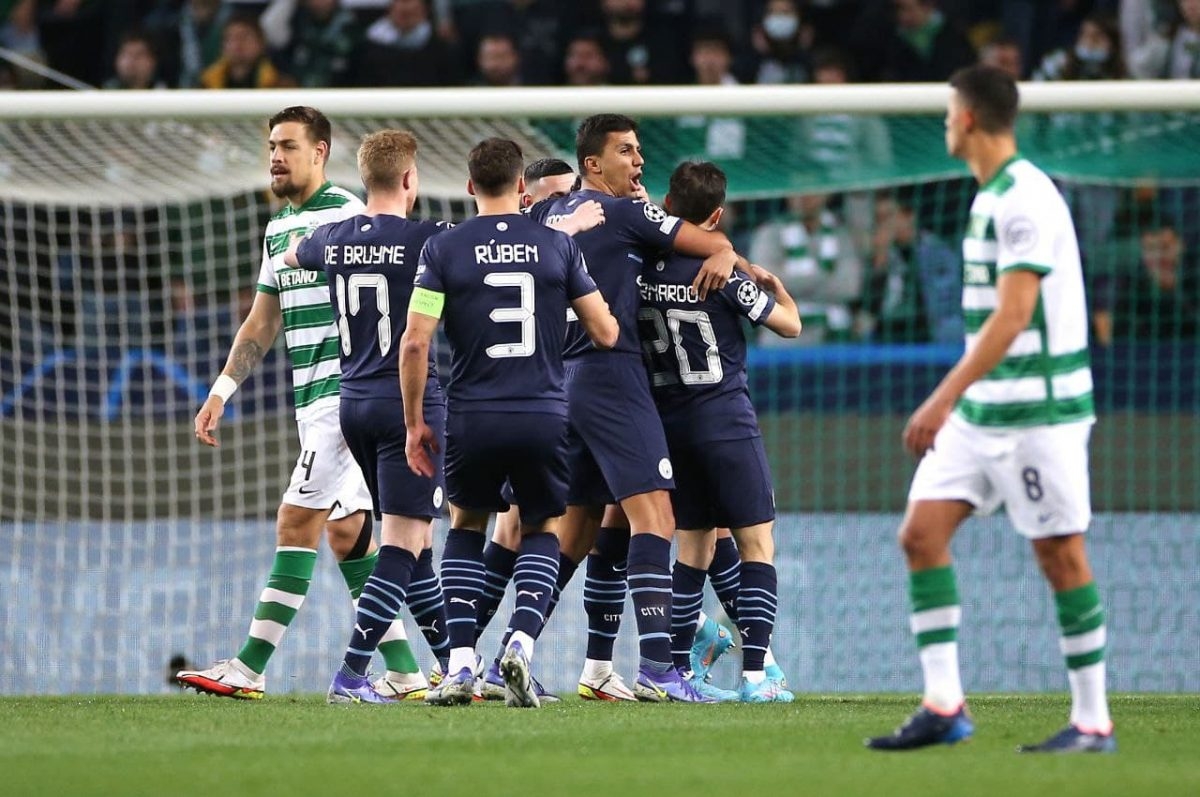 Các cầu thủ Man City thi nhau bắn phá khung thành Sporting CP (Ảnh: Internet)