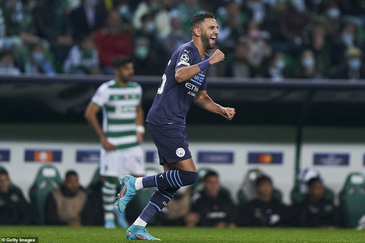 Riyad Mahrez khơi màn cho chiến thắng đậm của Man City (Ảnh: Getty Images)