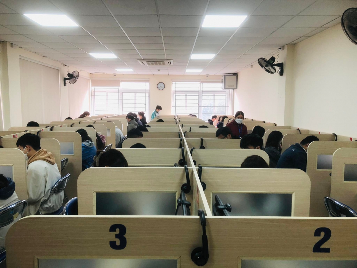 Thí sinh tham gia Kỳ thi đánh giá năng lực do ĐHQG Hà Nội tổ chức làm bài thi trực tiếp trên máy tính. 