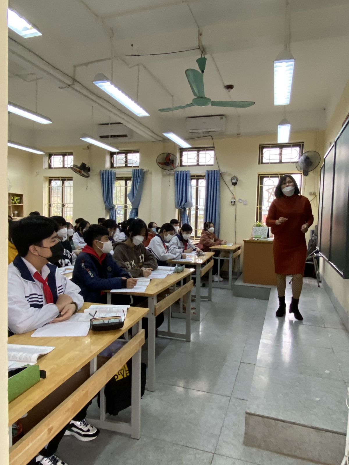 Lần đầu tiên nhiều học sinh được học trực tiếp kể từ đầu năm học