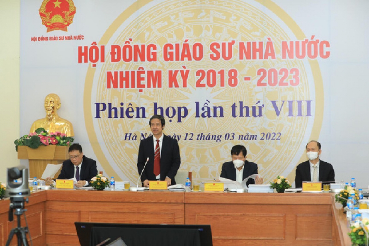 PGS.TS Nguyễn Kim Sơn, Bộ trưởng Bộ GD-ĐT, Chủ tịch HĐGSNN phát biểu chỉ đạo tại phiên họp HĐGSNN ngày 12/3. 