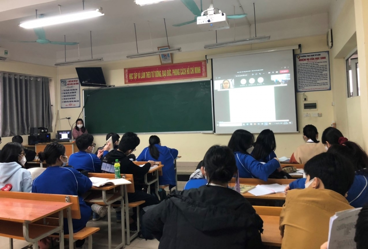 Lớp học 3 điểm cầu thời dịch