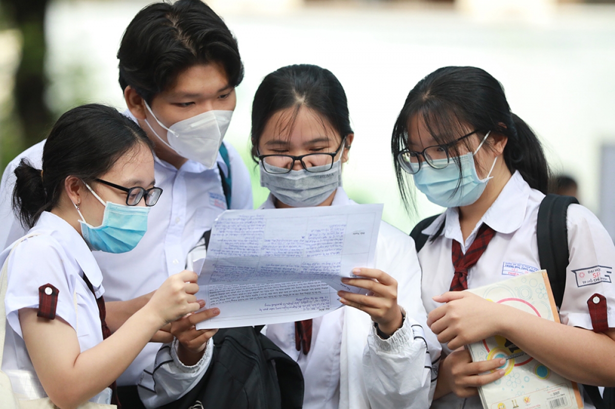 Học sinh lo lắng khi mùa thi đến gần