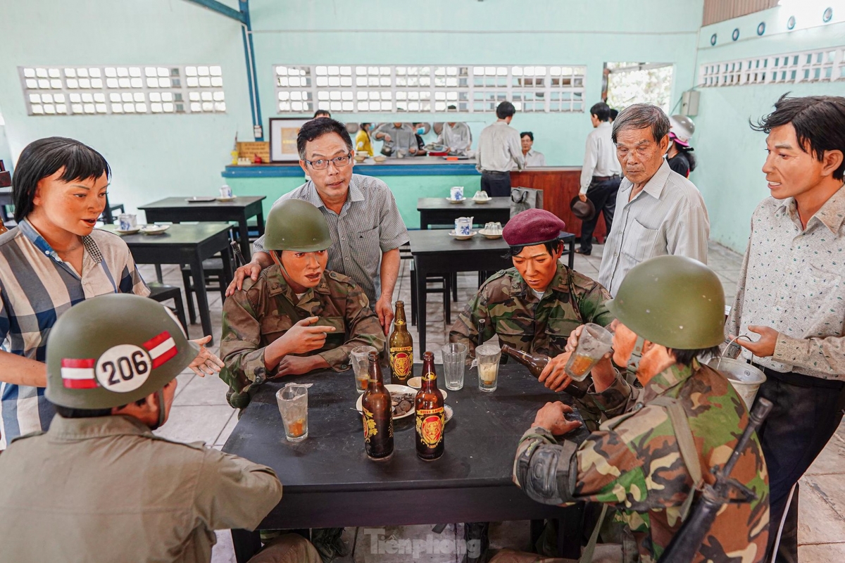 Quán Nhan Hương là hậu cứ quan trọng cho các trận đánh vào Dinh Độc Lập, Đài phát thanh Sài Gòn, Bộ tổng tham mưu, Đại sứ quán Mỹ, Bộ tư lệnh hải quân...