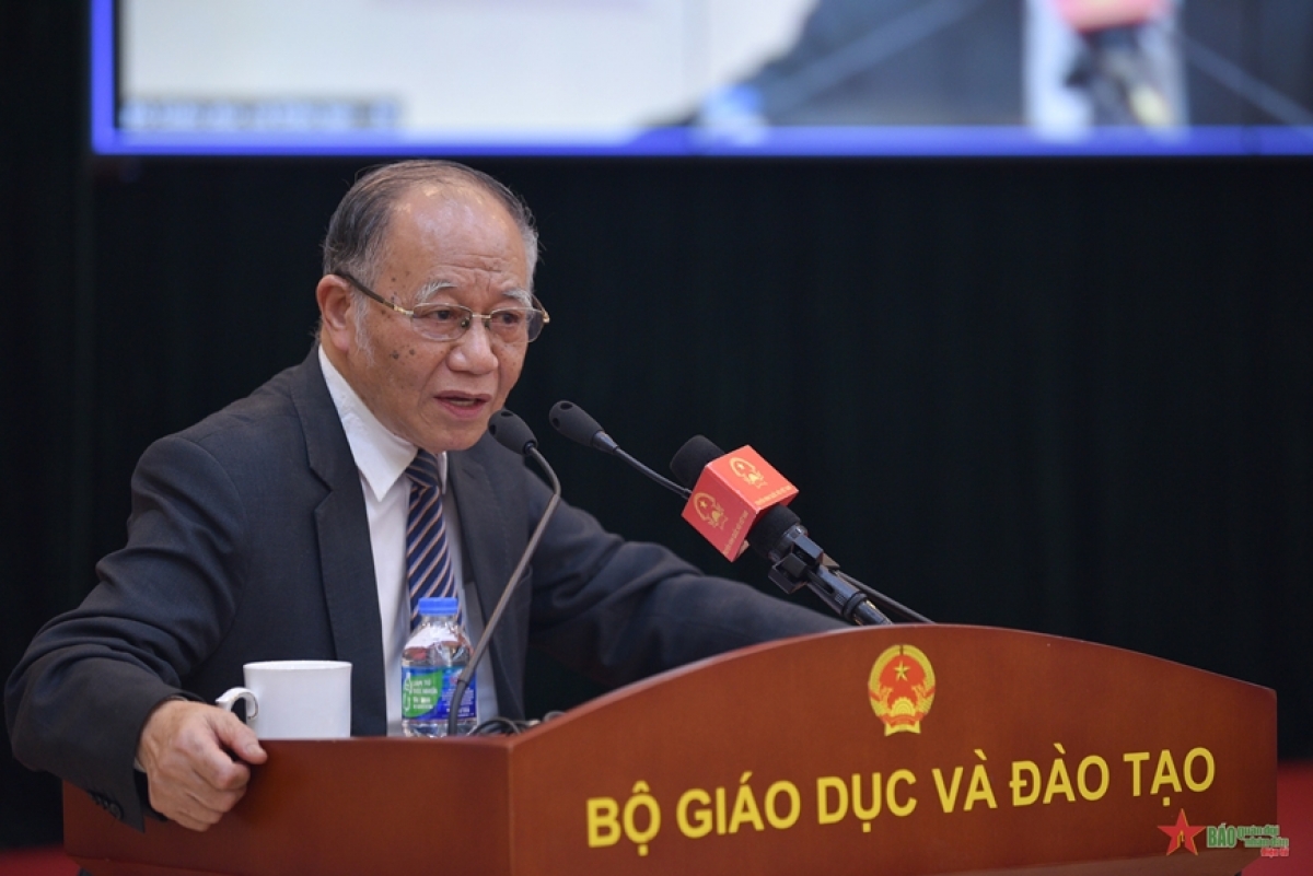 GS.TS Hoàng Chí Bảo 