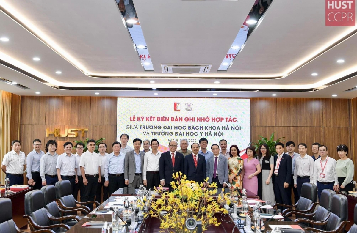 Đại diện 2 trường ĐHBách Khoa Hà Nội và ĐH Y Hà Nội tham dự lễ ký kết hợp tác 