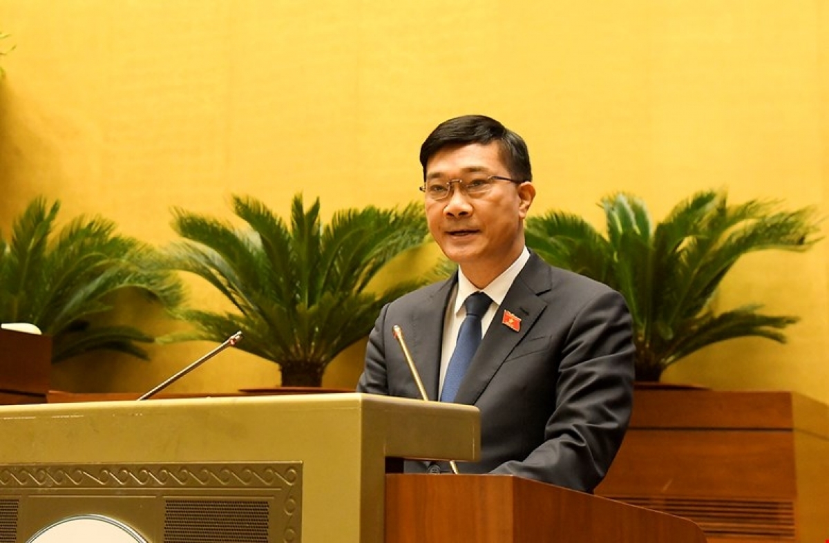 Chủ nhiệm Ủy ban Kinh tế của Quốc hội Vũ Hồng Thanh báo cáo việc tổng kết thực hiện nghị quyết 42/2017/QH14
Ảnh: quochoi.vn