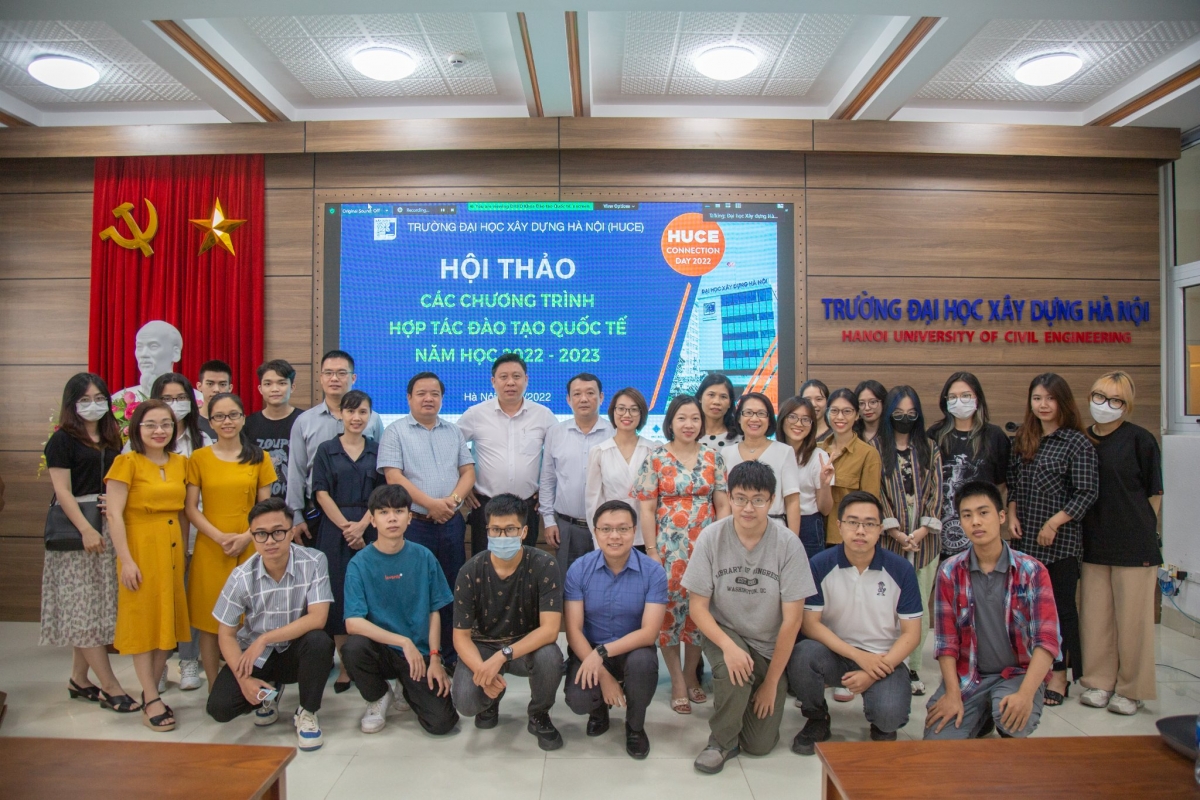 Các đại biểu tham dự hội thảo 