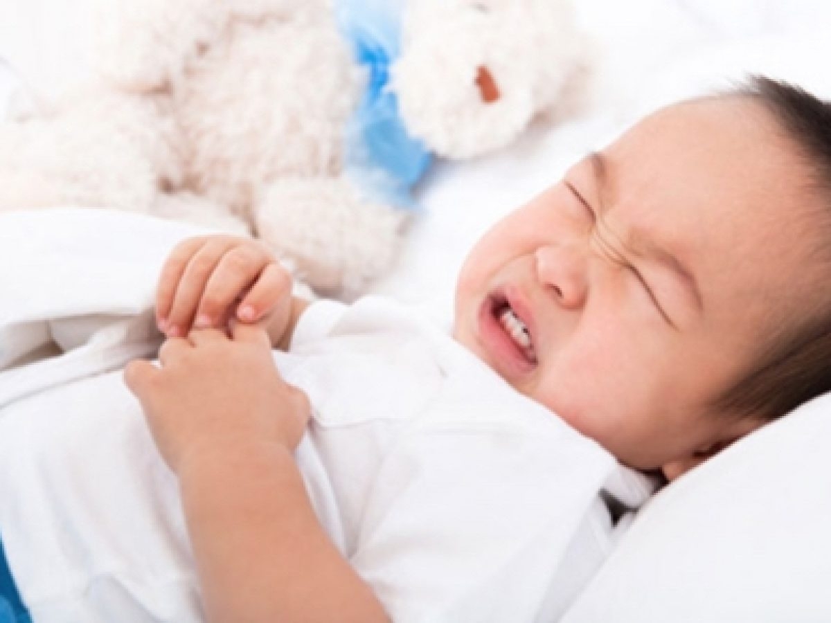 Ở trẻ nhỏ khó xác định được vị trí chỗ đau nên khó chuẩn đoán bệnh
