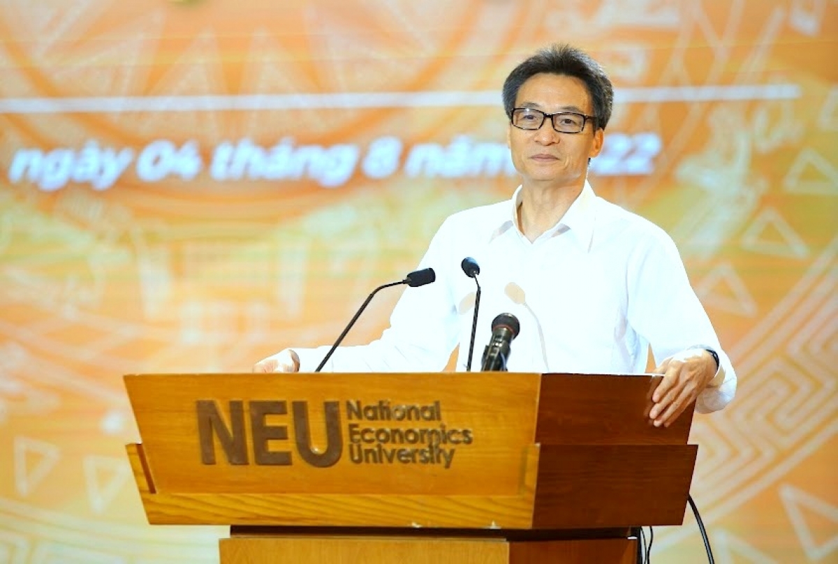 Phó Thủ tướng Chính phủ Vũ Đức Đam phát biểu tại Hội nghị Tự chủ đại học sáng 4/8