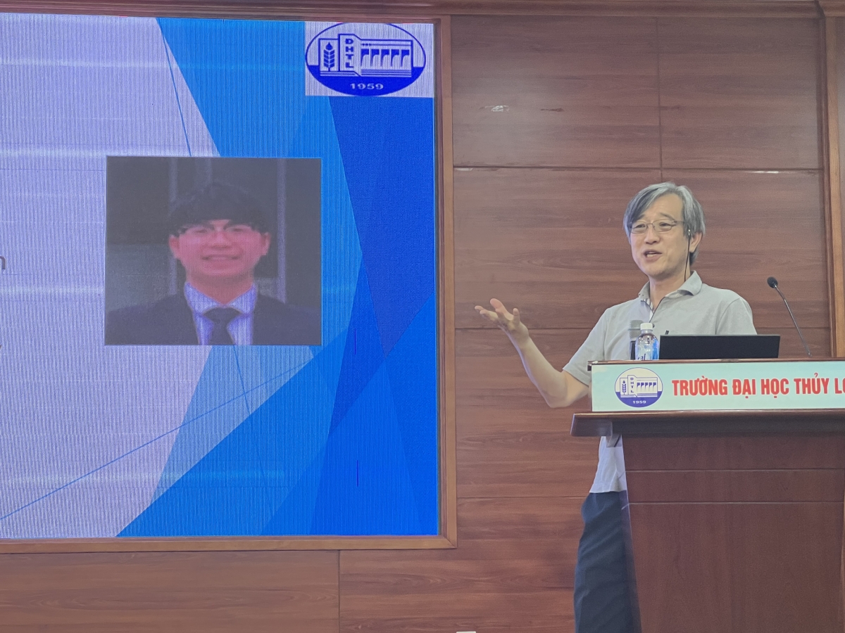 GS Hitoshi Tanaka tự hào về sự thành công của những sinh viên Việt Nam 