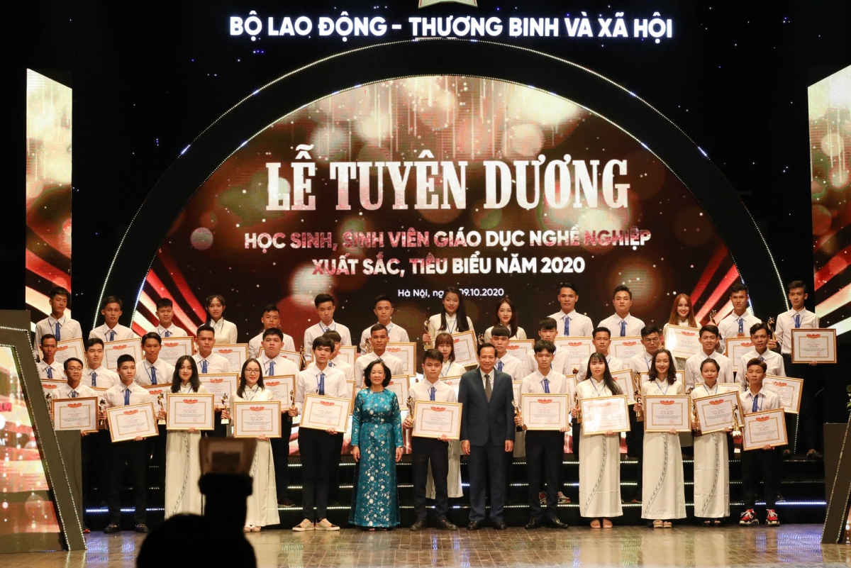 Lễ tuyên dương học sinh, sinh viên các cơ sở giáo dục nghề nghiệp năm 2020