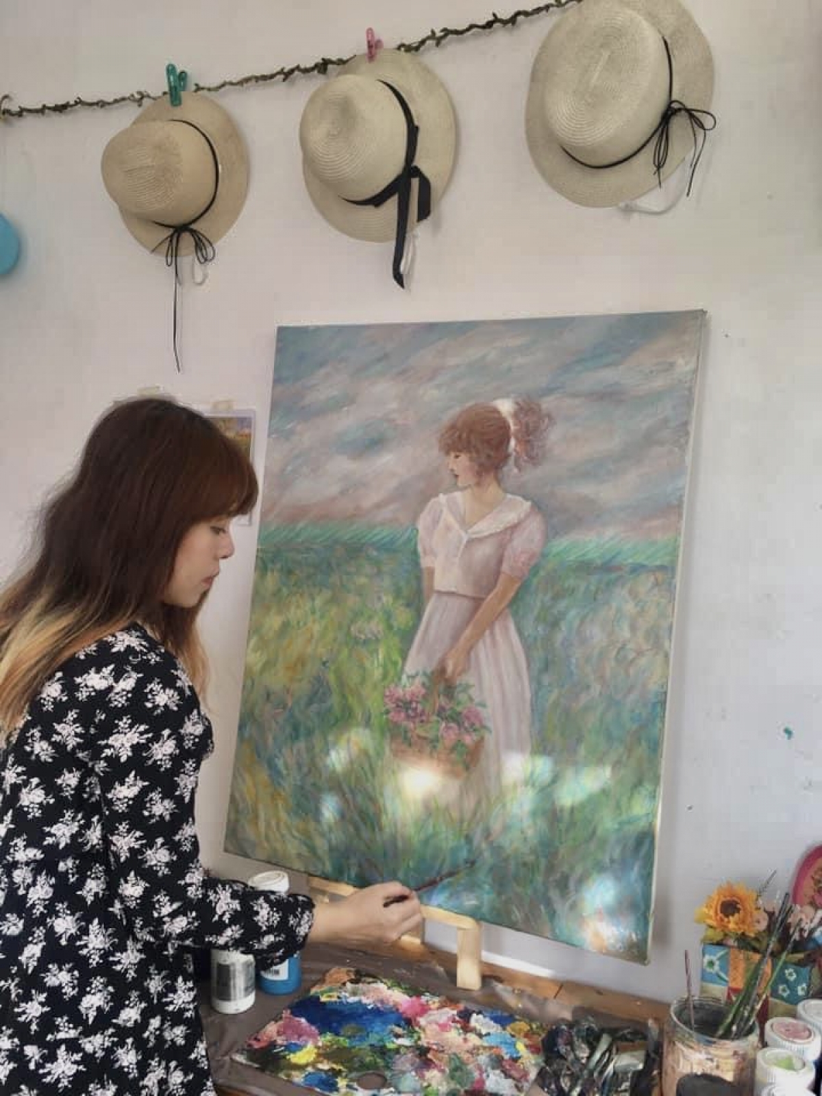Những cô gái thơ mộng thường xuất hiện trong những sáng tác của họa sĩ Nguyễn Hoàng Oanh