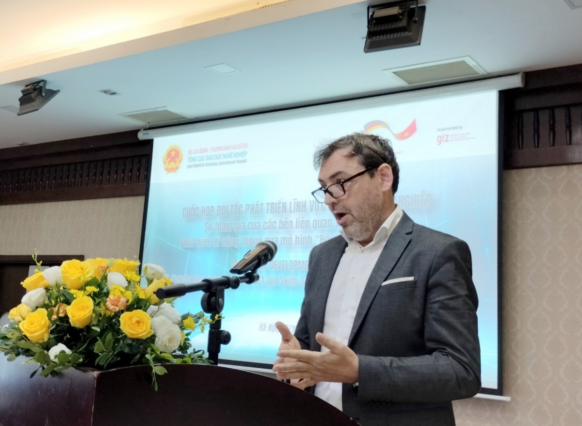 Ông Santiago Alonzo Rodriguez, Tham tán phụ trách phát triển, Đại sứ quán CHLB Đức