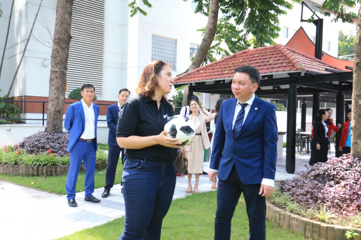 Đại sứ Tredene Dobson cho biết New Zealand sẽ hỗ trợ tối đa cho tuyển nữ Việt Nam