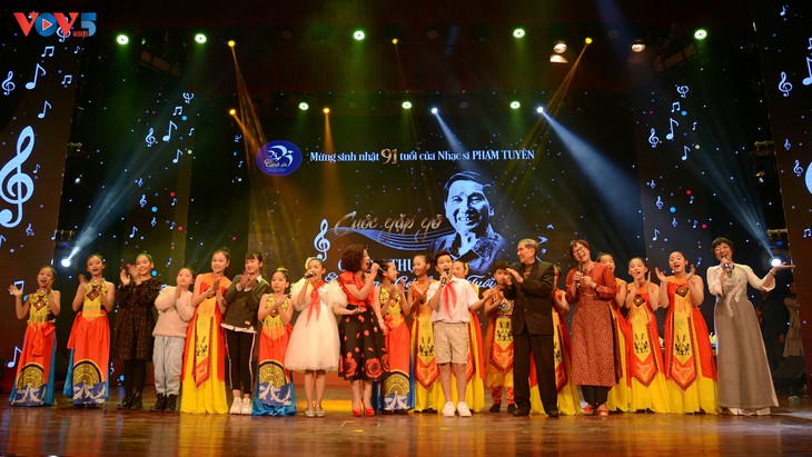 “Cây đại thụ và cánh én tuổi thơ” - Lời chúc sinh nhật ý nghĩa dành tặng nhạc sĩ Phạm Tuyên - ảnh 15